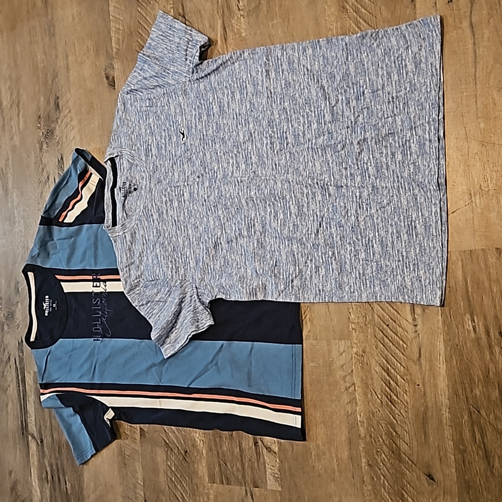 Hollister Shirt Bundle of 2 XS